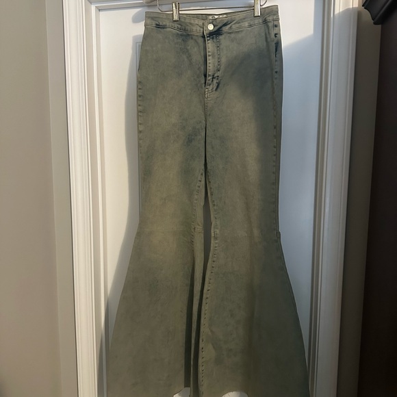 We The Free People Just Float On Extreme Flare Wide Leg Acid Jeans Size 31 - Picture 2 of 4